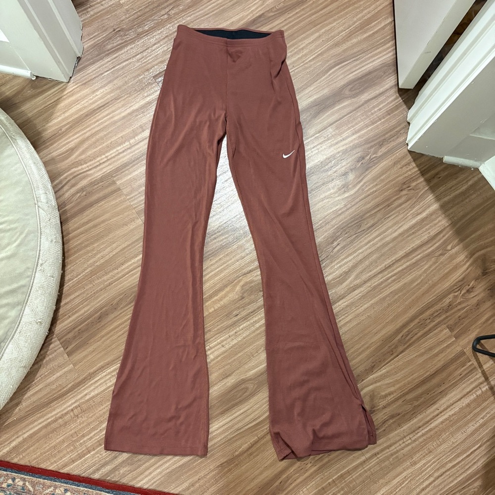 Nike Rust Brown Flared Leggings with Black Waistband